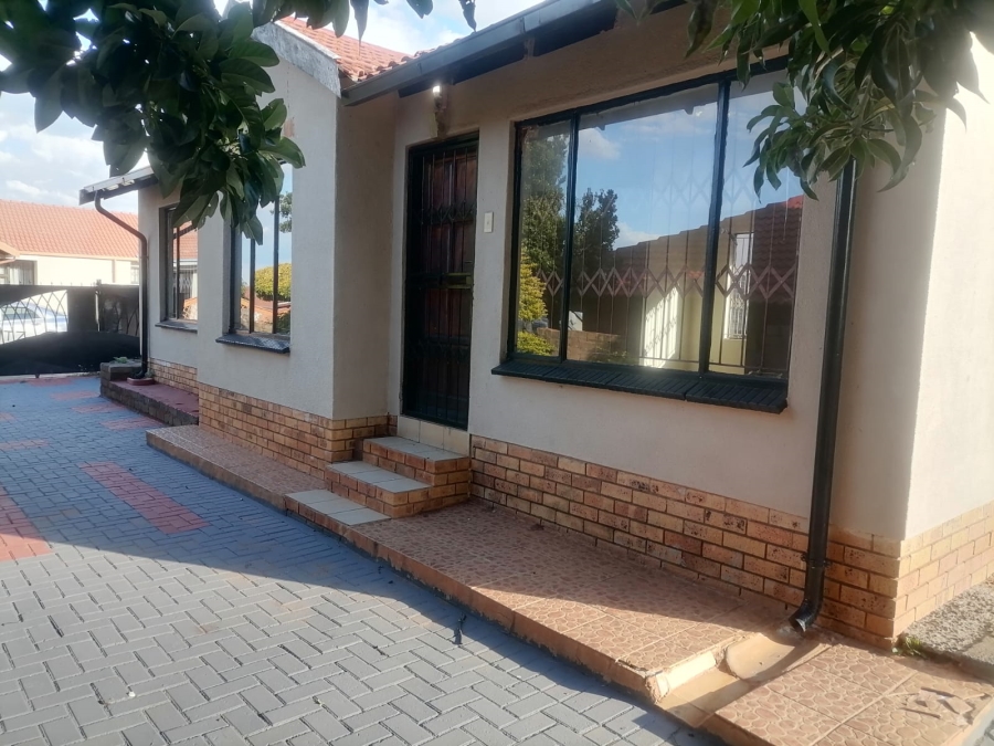 3 Bedroom Property for Sale in Tlhabane West North West